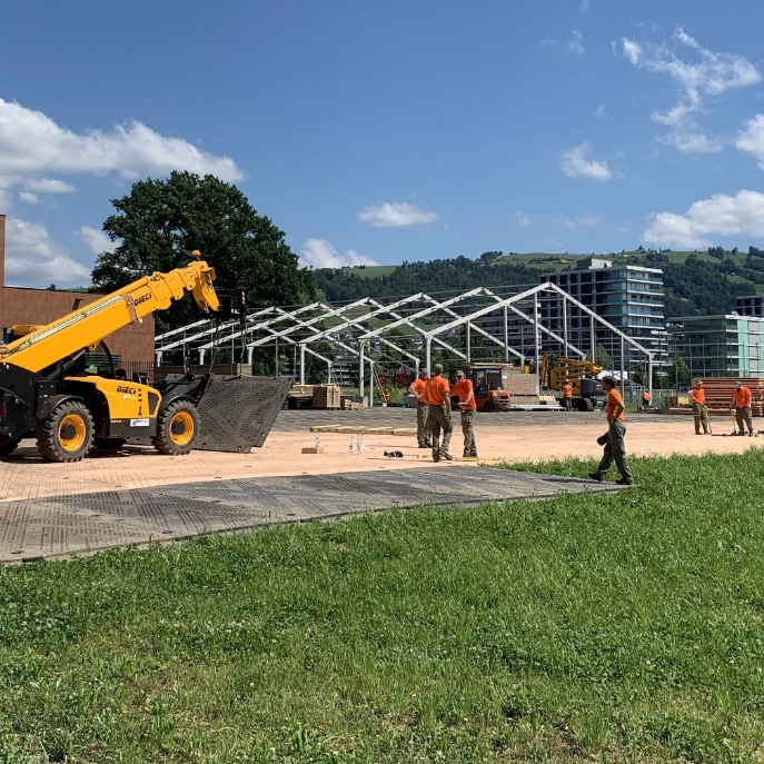 Zivilschützer bei Vorbereitungsarbeiten für das ESAF 2019 in Zug