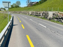 Stützmauer an der Neuheimerstrasse in Edlibach.