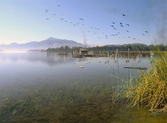 Cham-​Eslen im Frühjahr 4129 v. Chr., Ansicht mit See und Ufer