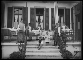 Pflegerinnen und Kinder, Kinderkurheim im Ägerital, ca. 1908, Staatsarchiv Zug