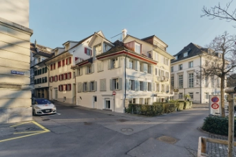 01-2_DMJ_Seestrasse_Zug_Saskja_Rosset