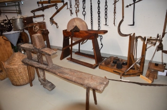 Bild 4: Die ortskundliche Sammlung im Chlösterli mit ihren Schätzen aus den Themenbereichen Haushalt, Handwerk, Gewerbe und Landwirtschaft. Foto: Bürgergemeinde Unterägeri