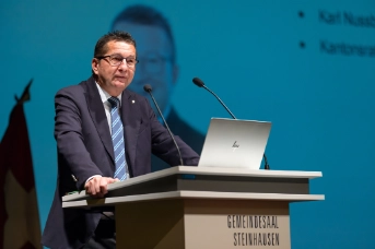 Kantonsratspräsident Karl Nussbaumer überbringt Grussworte