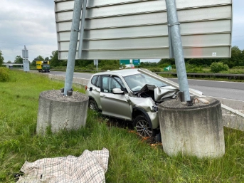 Selbstunfall auf der Autobahn