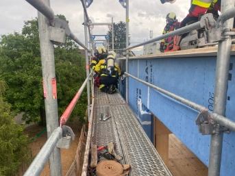 Glimmbrand auf Baustelle