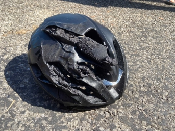 Fahrradhelm verhindert Schlimmeress - Bild 1