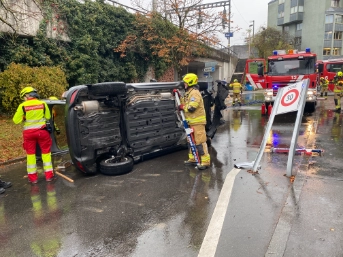 Selbstunfall endet auf der Fahrerseite