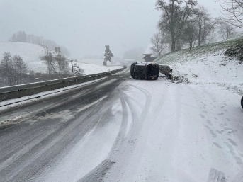 Wintereinbruch sorgt für einige Unfälle 