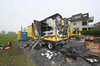 Baustellenwagen vollständig ausgebrannt