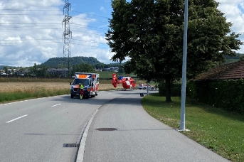 Frau nach Sturz lebensbedrohlich verletzt