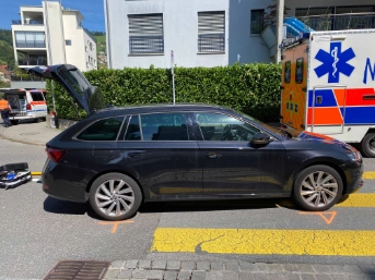 Fahrradfahrer lebensbedrohlich verletzt