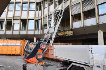 Zwei Bauarbeiter lebensbedrohlich verletzt